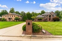 Building Photo - 652 Saddlebrook Dr