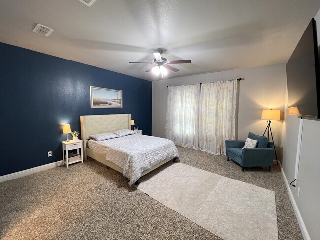 Building Photo - 14 Cornwall Dr