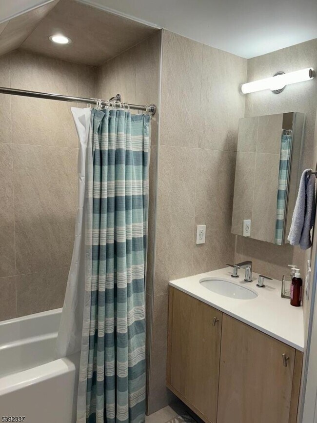 Building Photo - 57 Baltusrol Rd