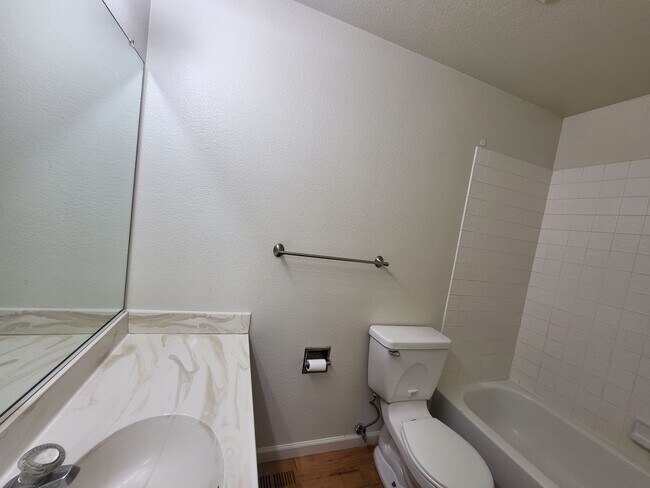 Building Photo - 630 Boulder Cir