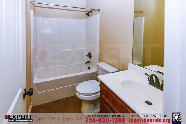 Building Photo - Spacious & Stylish 3-Bedroom Home for Rent...