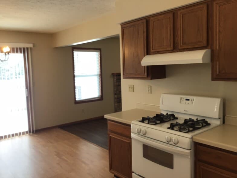 Building Photo - 10284 Pinesap Pl