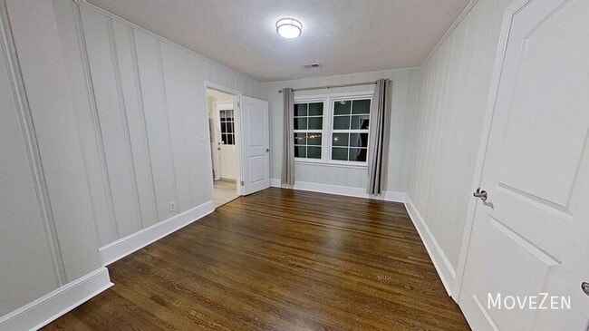 Building Photo - 1200 Dresden Dr W