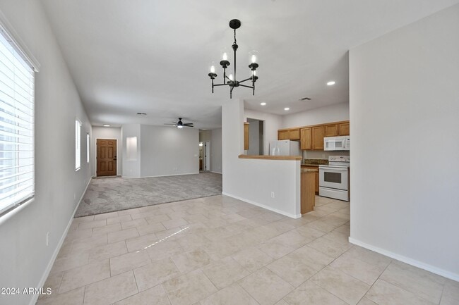 Building Photo - 1949 E Saddle Dr