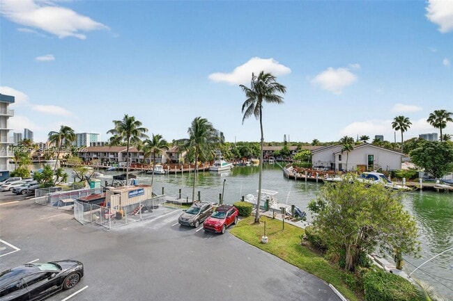 Building Photo - 16565 NE 26th Ave