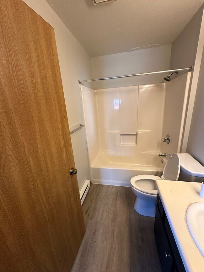 Building Photo - 1/2 OFF FIRST MONTHS RENT SPECIAL!