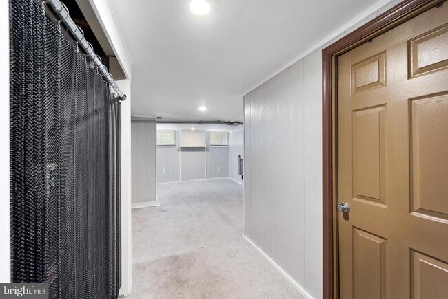 Building Photo - 1011 Clifton Ave