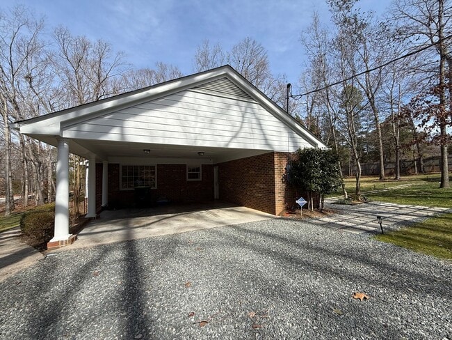 Building Photo - Gorgeous 3BD, 2.5BA North Raleigh Home on a Large Lot with a 2-Car Detached Garage in a Prime Loc...