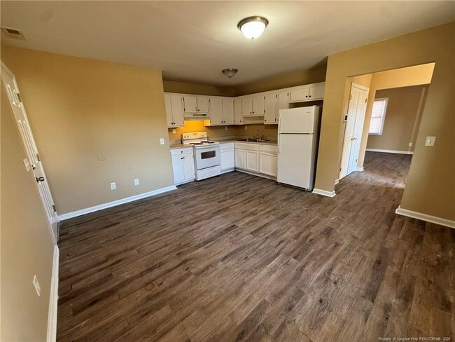 Building Photo - 1009 Abrams St