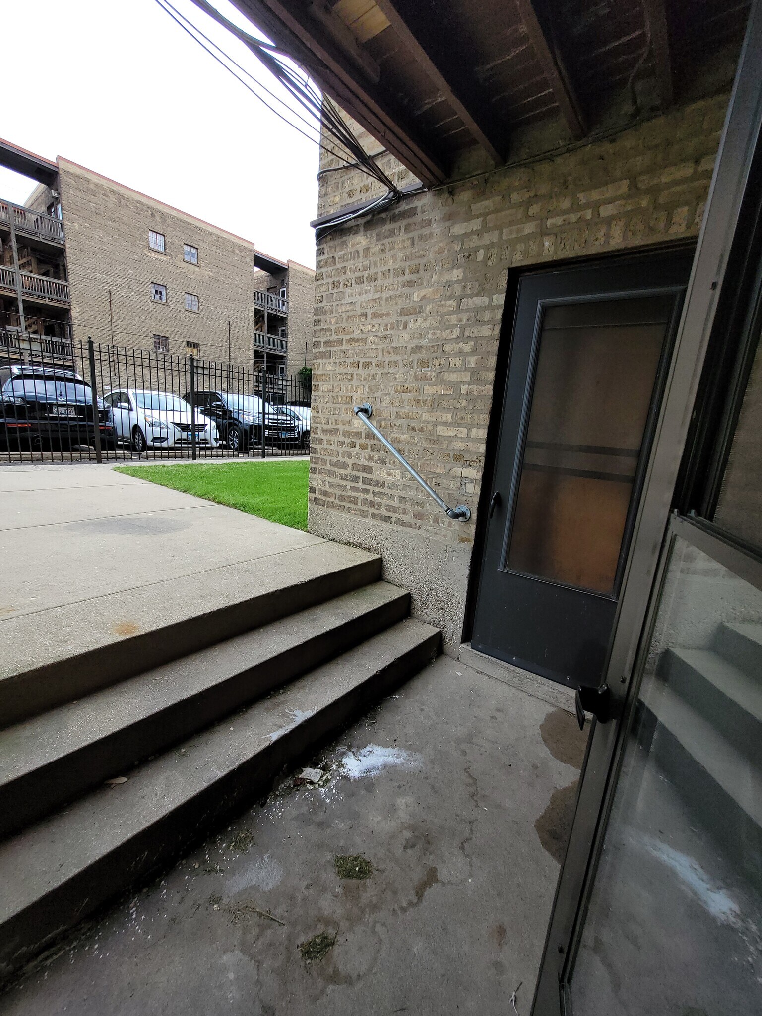 Building Photo - 7324 N Ridge Blvd