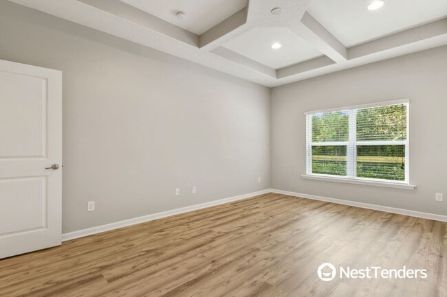 Building Photo - Five Bedroom Beauty in Plummer Creek!