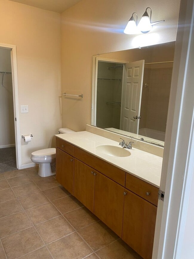 Building Photo - Midtown Village 2 Bedroom Available Now!