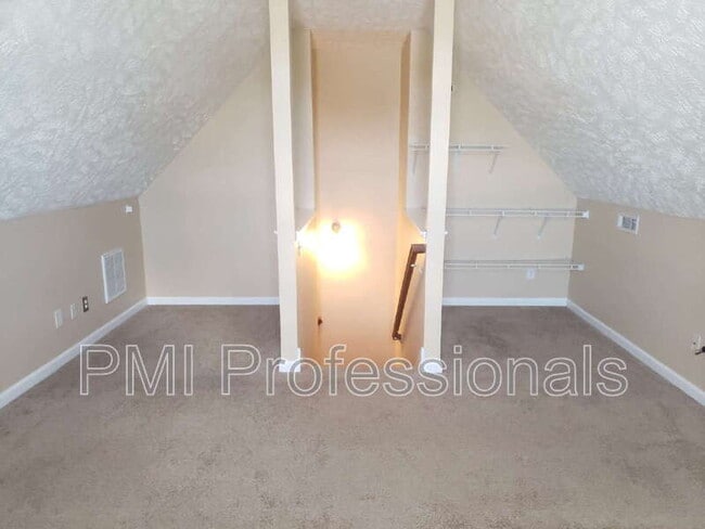 Building Photo - 6015 Boxer Pl
