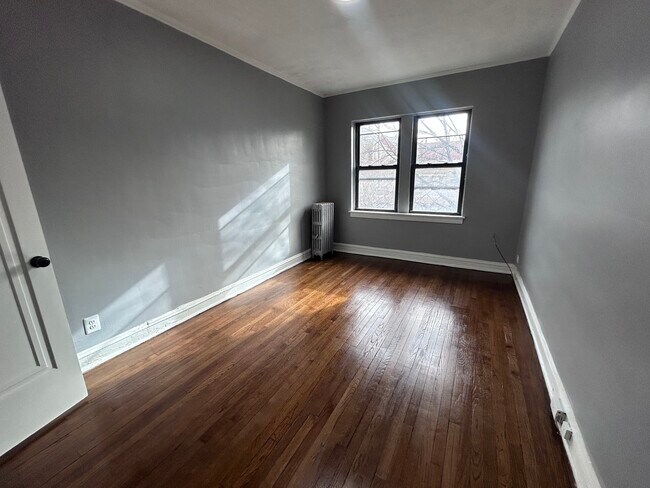 Building Photo - 5214 1/2 S Drexel Ave