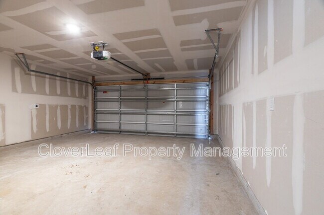 Building Photo - 3338 Gingham Pt