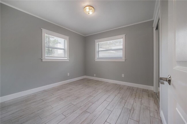 Building Photo - Renovated 2/1 home in Dunedin _ Price reduced