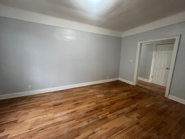 Building Photo - 2684-Highland Arms Realty