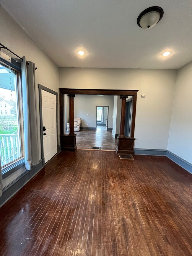 Building Photo - 532 Otter Ave