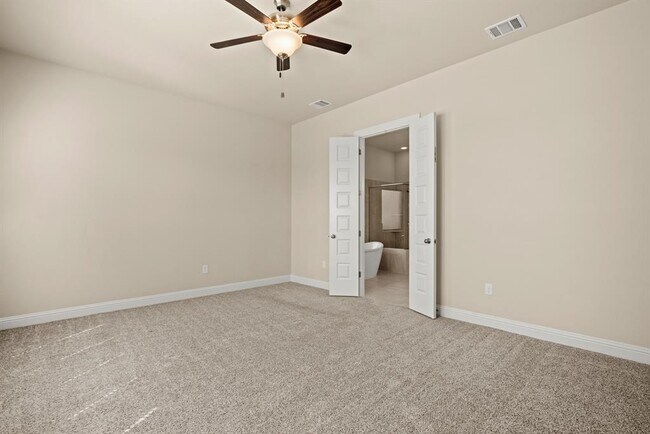 Building Photo - 709 Pinnacle View Dr