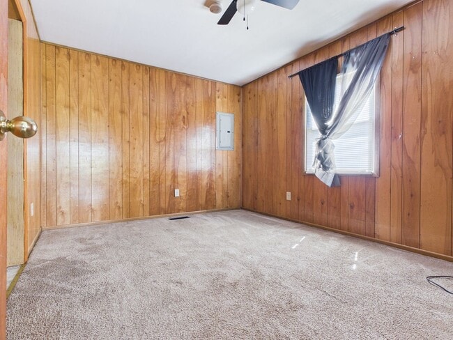 Building Photo - 711 W 3rd Ave