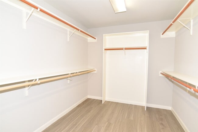 Building Photo - 6807 Turtlewood Dr
