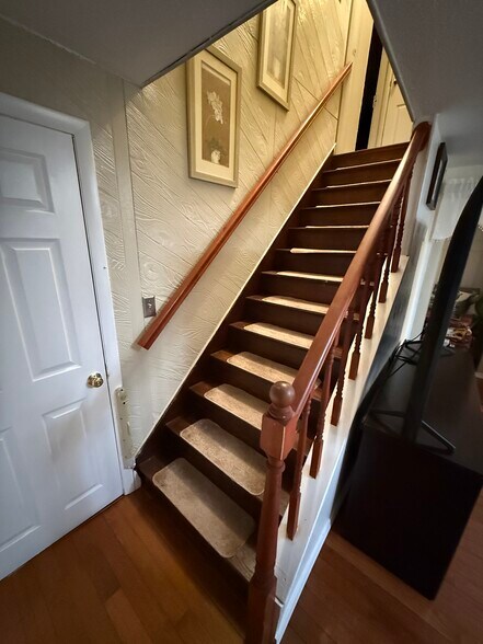 Building Photo - 65 Venus Dr