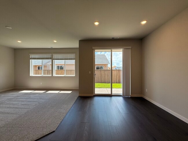 Building Photo - 4362 Hackamore Ct SE