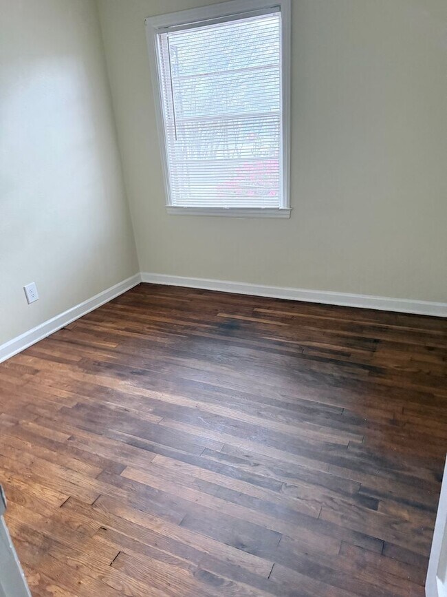 Building Photo - Derenne Dr Rental