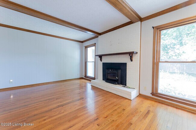 Building Photo - 2901 Creekside Dr