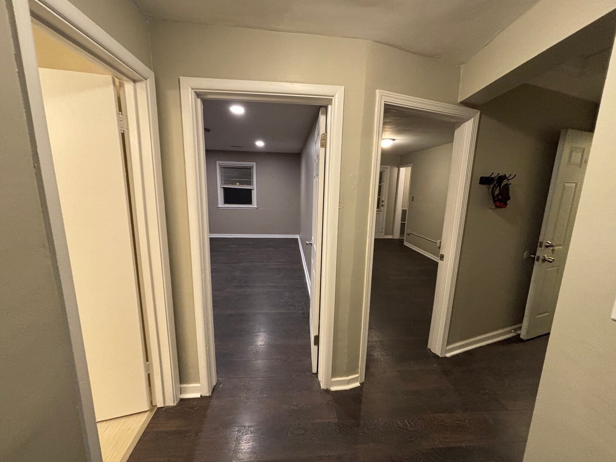 Building Photo - 653 S 69th St