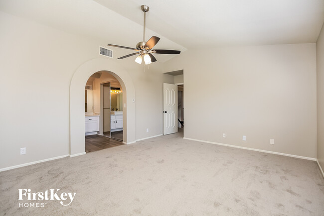 Building Photo - 1113 Passion Flower Cir
