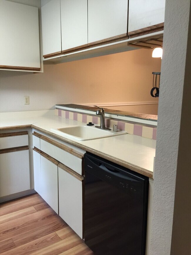 Building Photo - 2128 Bueno Dr