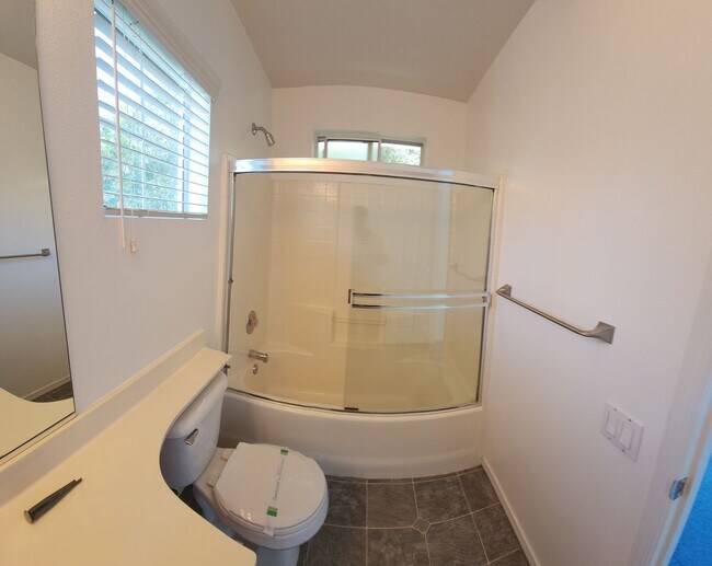 Building Photo - Fantastic home in the Arbors!