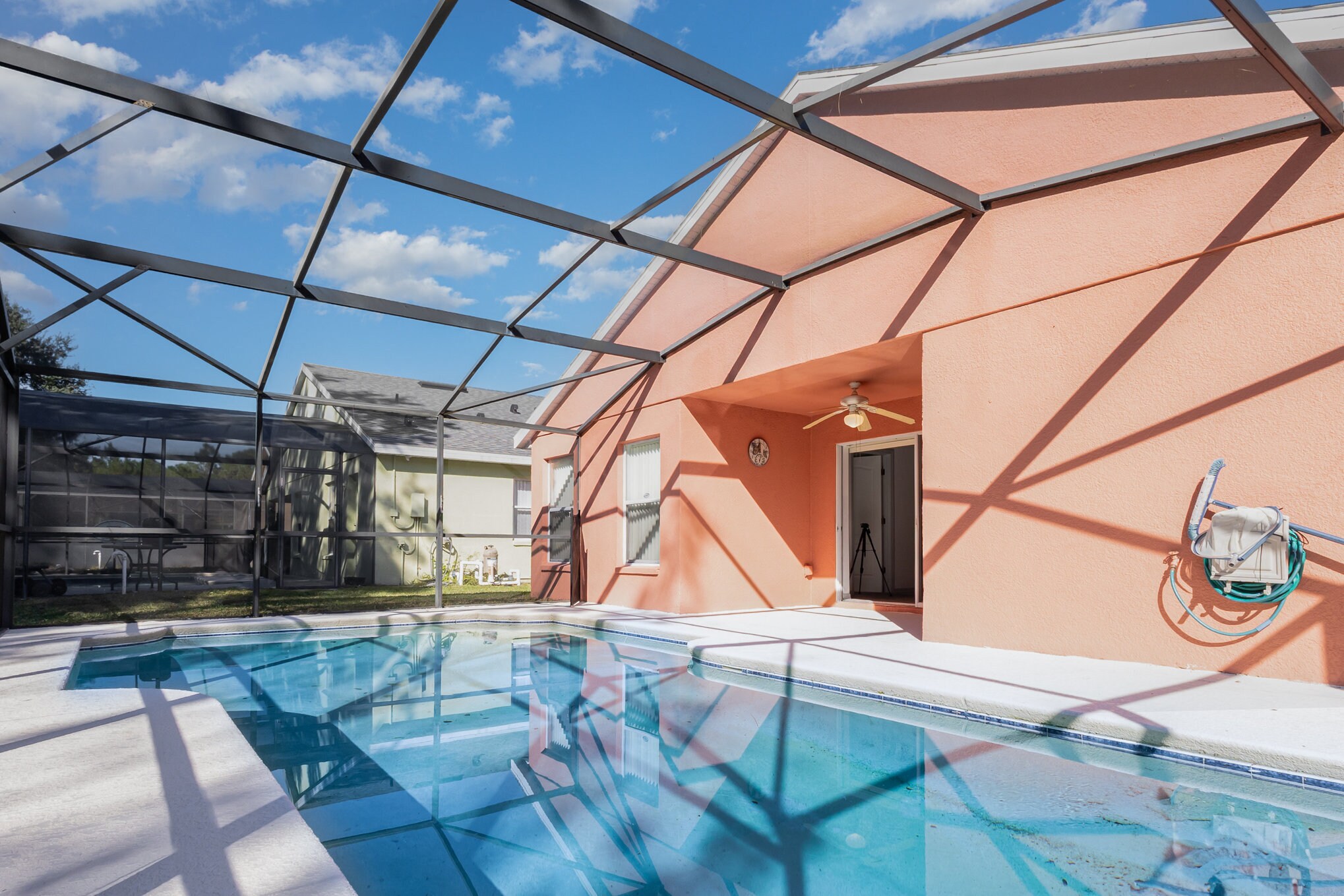 Building Photo - 923 Sandy Ridge Dr