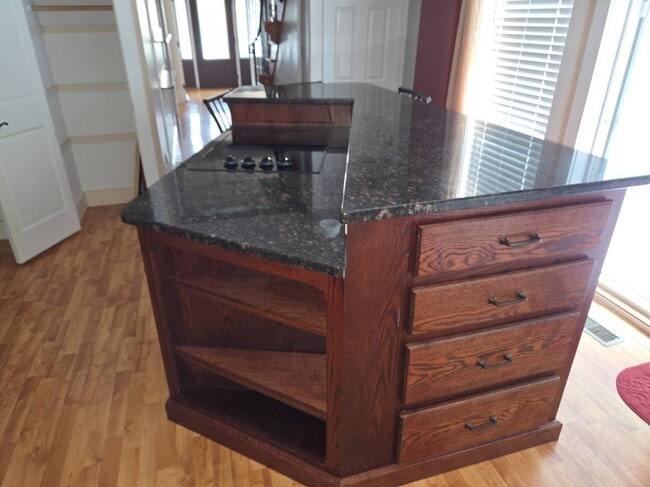 Building Photo - 26 Pearl St