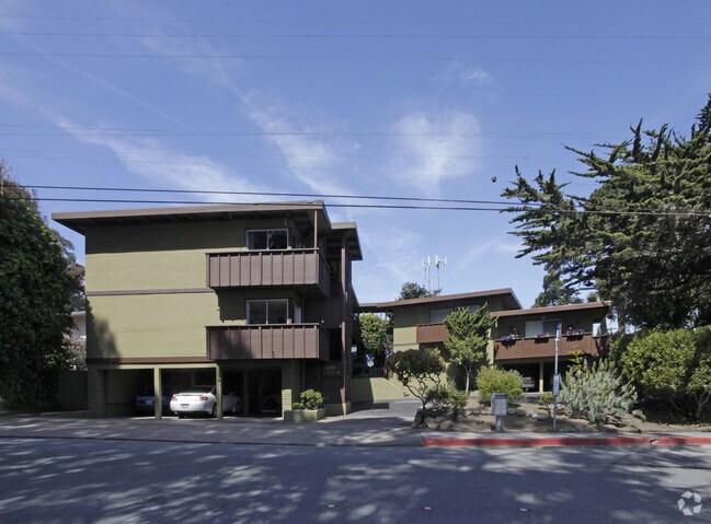 Building Photo - 200 17 Mile Dr