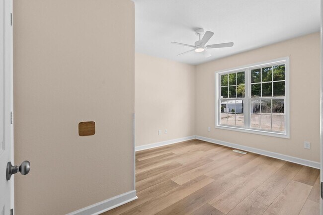 Building Photo - 4097 Mica Ave