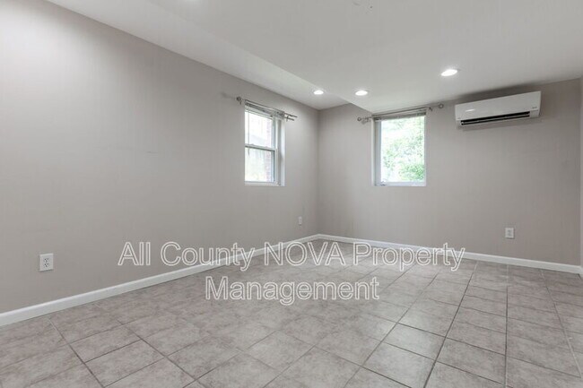 Building Photo - 4141 21st Rd N