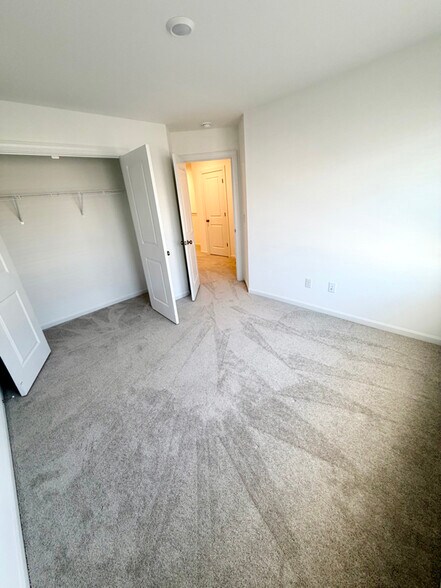 Building Photo - 265 Sweetbay Tree Dr