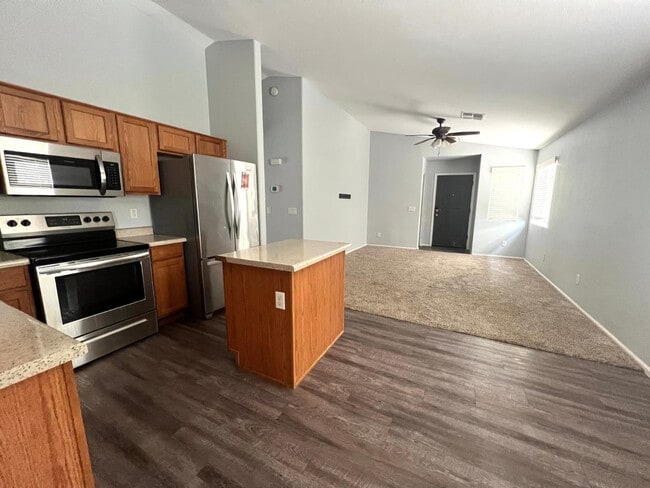 Building Photo - 28496 N Dolomite Ln