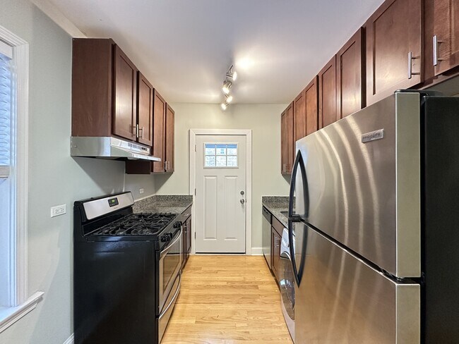 Building Photo - 550 Chestnut St