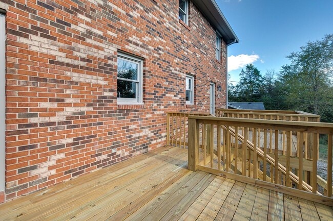 Building Photo - Beautifully Renovated Two Bedroom Duplex –...