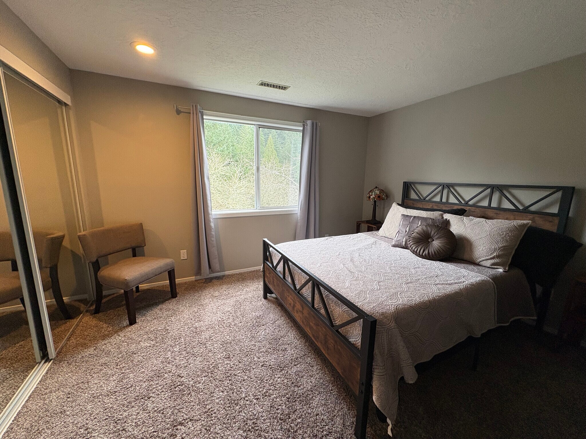 Building Photo - 7766 SW Bayberry Dr