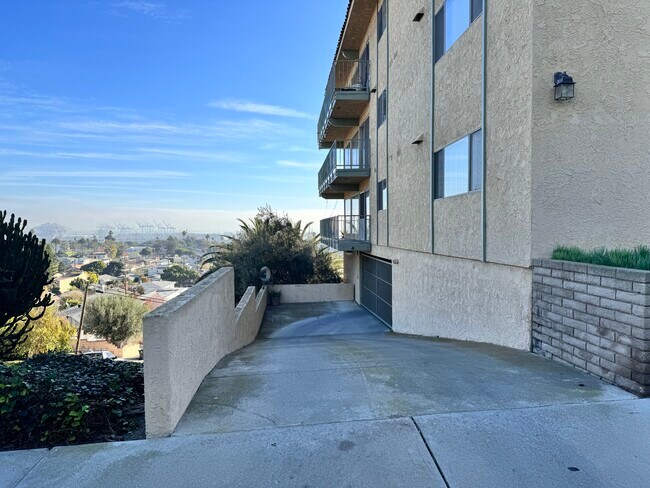 Entry to garage - 2910 S Peck Ave
