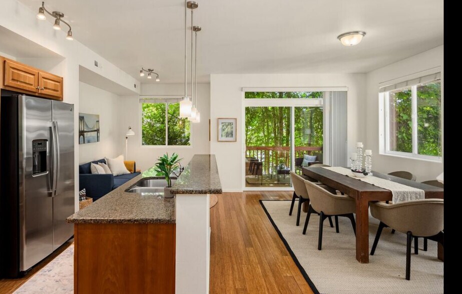 Building Photo - 1059 156th Ave NE