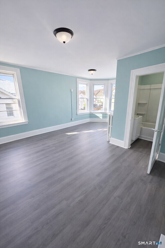 Building Photo - 21 Pearl St