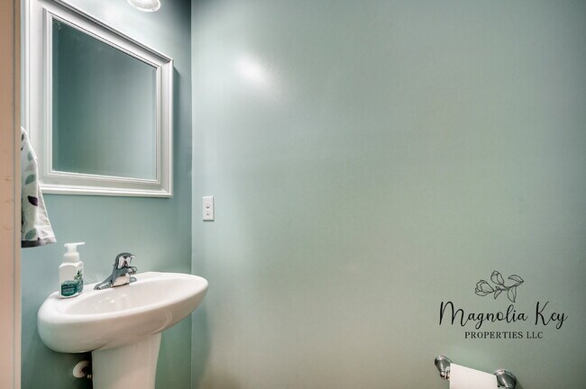 Building Photo - Beautiful Home for Rent 5 bed 3.5 bath
