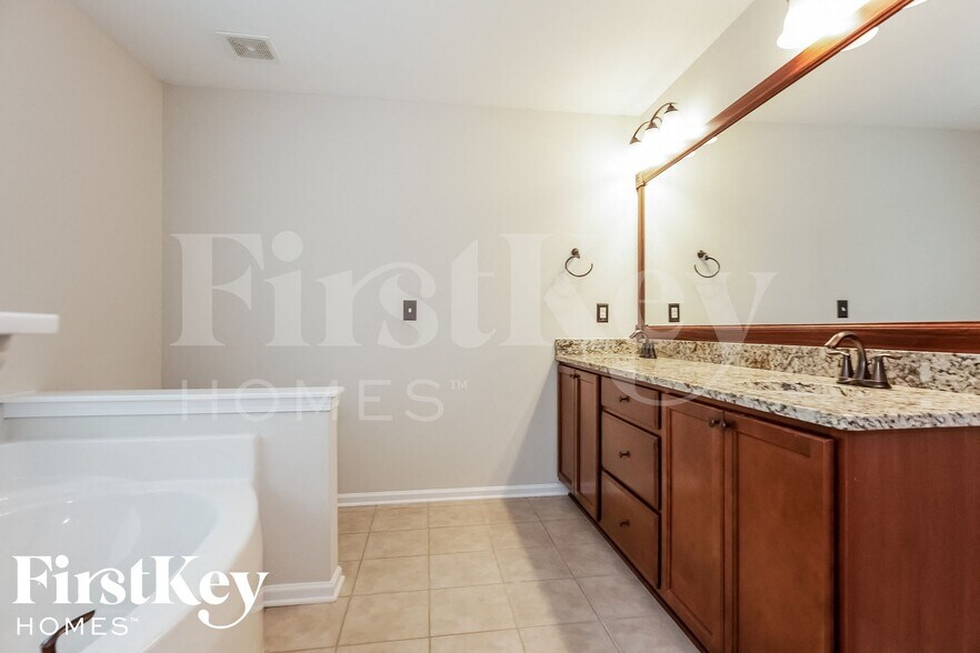 Building Photo - 5631 Mcdowell Run Dr