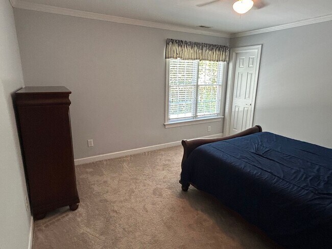 Building Photo - 4 Bed | 2.5 Bath House in Morrisville with...