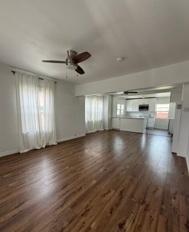 Building Photo - Newly Remodeled 2 bed+ 1.5 bath Single Fam...